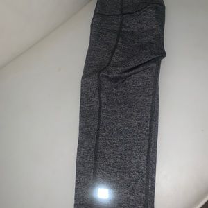 Victoria Secret Sport charcoal gray capri leggings